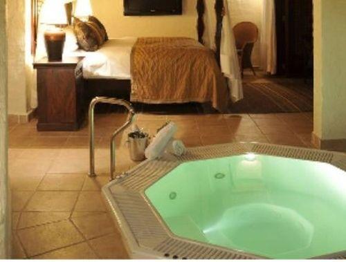 Three Cities Thorntree River Lodge 利文斯顿 外观 照片
