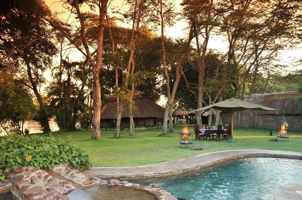 Three Cities Thorntree River Lodge 利文斯顿 外观 照片