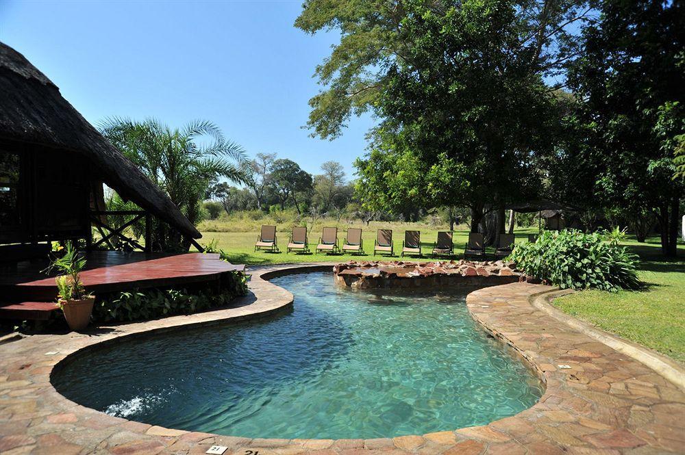 Three Cities Thorntree River Lodge 利文斯顿 外观 照片
