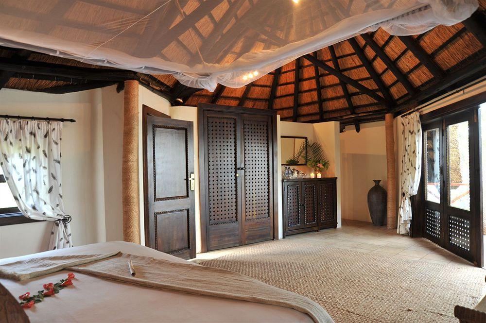 Three Cities Thorntree River Lodge 利文斯顿 外观 照片