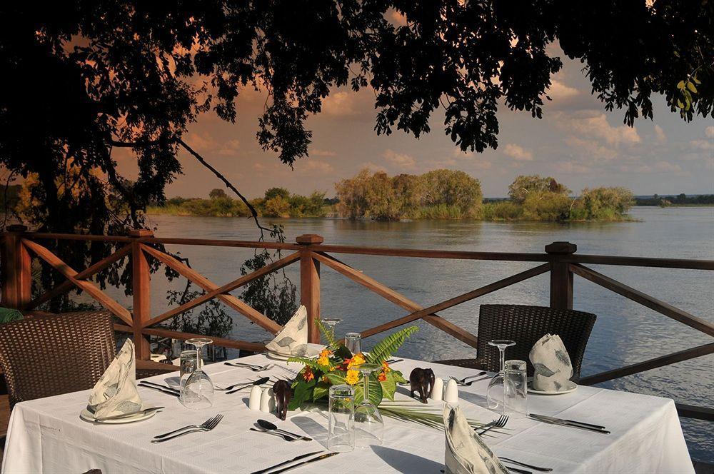 Three Cities Thorntree River Lodge 利文斯顿 外观 照片