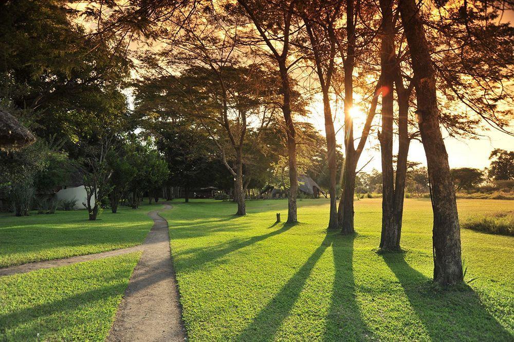 Three Cities Thorntree River Lodge 利文斯顿 外观 照片