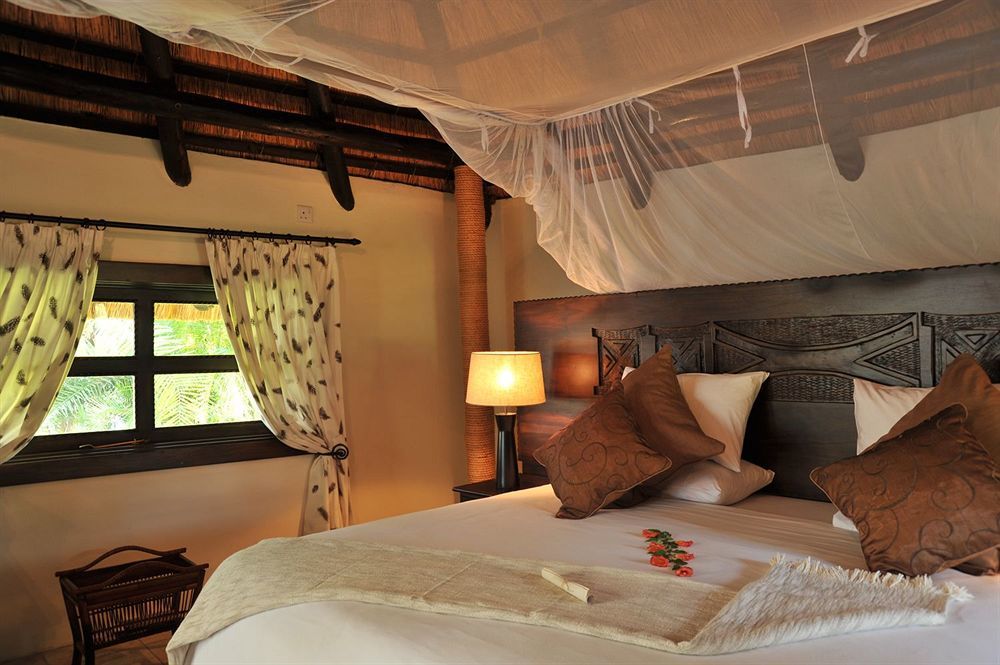 Three Cities Thorntree River Lodge 利文斯顿 外观 照片